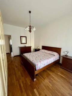 Lady's home - 4