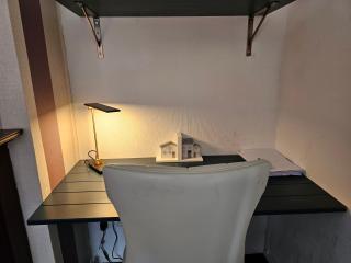 Charming 2BR Bungalow Near Chester City Centre - - 8