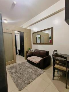 Shore Residences MOA Minimalist Room - 9