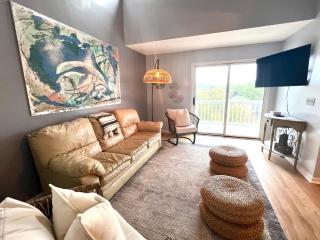 Top Floor Beach Retreat Tennis Courts Views 1812 - Seabrook Island - 1