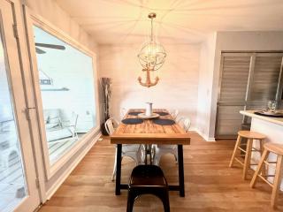 Top Floor Beach Retreat Tennis Courts Views 1812 - Seabrook Island - 3