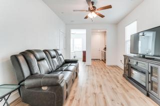 1 Mi to San Joaquin River Studio with Pool Access - Lathrop - 7