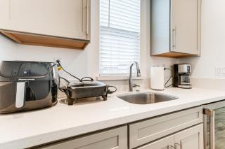 1 Mi to San Joaquin River Studio with Pool Access - Lathrop - 2
