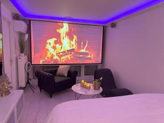 Loveroom de luxe avec jacuzzi sauna vapeur écran 300 cm - Metz - 4