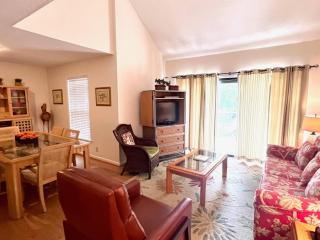 Top Floor Private Villa Close to Everything Amenity Cards Available 1819 - Johns Island - 7