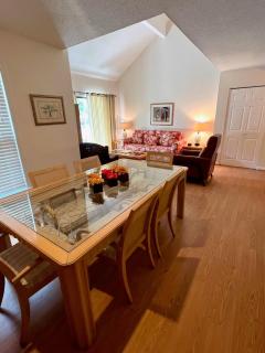 Top Floor Private Villa Close to Everything Amenity Cards Available 1819 - Johns Island - 3