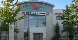 NEW Renovated Near CLE - King Bed, Metropark & Firepit - Berea - 9