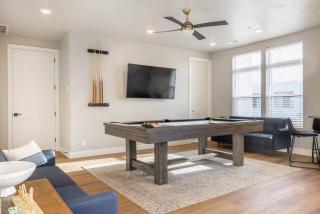 Poolside Retreat for 20 Spa Rooftop Fire - 1