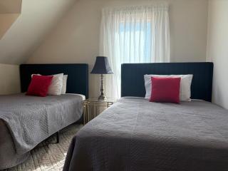 Mixon Villa-Laurel - 1