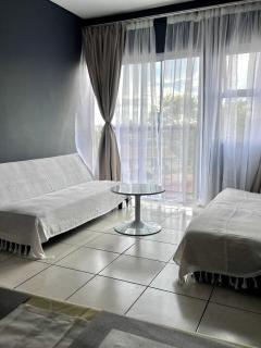 HK Stays - Windhoek - 3