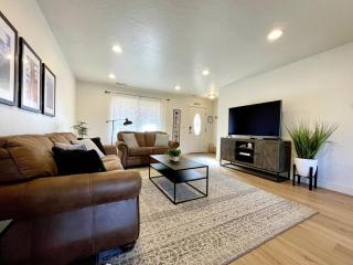 Newly Remodeled Home Near Zion - Outdoor Grill - La Verkin - 1