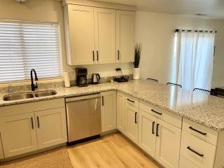 Newly Remodeled Home Near Zion - Outdoor Grill - La Verkin - 5