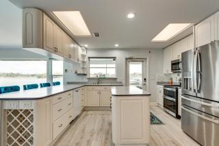 Waterfront Gem Crystal River Family Home - Crystal River - 3