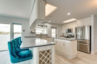 Waterfront Gem Crystal River Family Home - Crystal River - 4