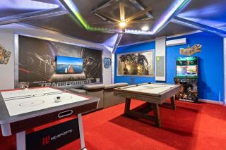 Ultimate Windsor Island 7BR pool spa Game room - 0
