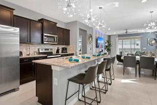 Ultimate Windsor Island 7BR pool spa Game room - 4