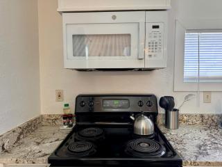 Fully-furnished Studio With Rustic Design #36b - Oklahoma City - 4