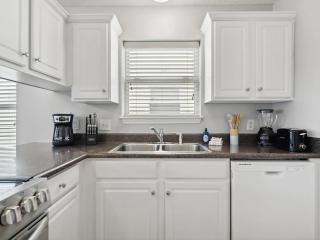High Tides by Emerald Coast Retreats - Panama City Beach - 2