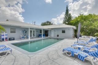 Airy Canal-Front Oasis in Cape Coral with Pool! - Cape Coral - 0