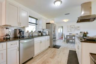 Airy Canal-Front Oasis in Cape Coral with Pool! - Cape Coral - 4