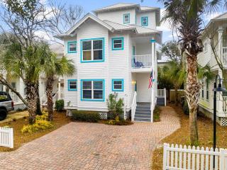 Santa Rosa Beach Home with 6 Seater Golf Cart, 4 Bikes, Sleeps 11 - Santa Rosa Beach - 8
