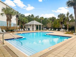 Santa Rosa Beach Home with 6 Seater Golf Cart, 4 Bikes, Sleeps 11 - Santa Rosa Beach - 6