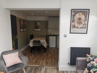 EMA, Castle Donnington Circuit contractors group 4 bedrooms 7 bed house-private parking - Derby - 7