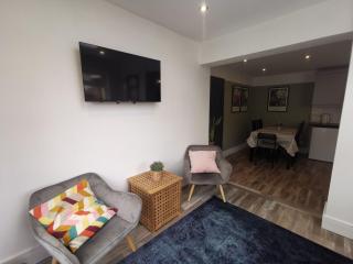 EMA, Castle Donnington Circuit contractors group 4 bedrooms 7 bed house-private parking - Derby - 6