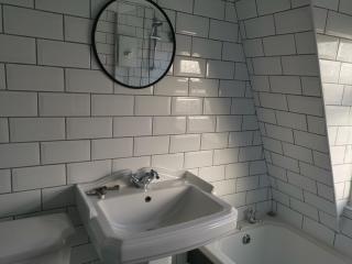 EMA, Castle Donnington Circuit contractors group 4 bedrooms 7 bed house-private parking - Derby - 3