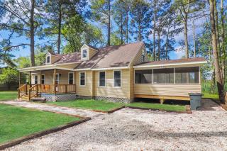 Utter East - great home with large screened porch and firepit next to the pond - Birch Town - 8