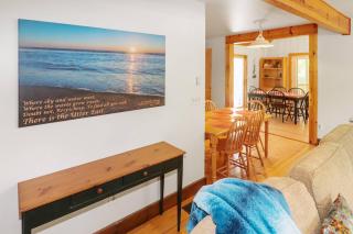 Utter East - great home with large screened porch and firepit next to the pond - Birch Town - 2