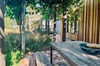 Timber & Stone - Modern Eco Retreat and Studio - 6