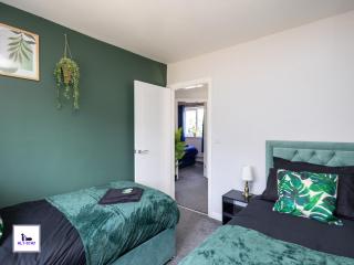 Alt-Stay Leeds - 2x 3 Bed Homes, Sleeps 14 - 10 Percent Off Monthly - Contractors, Insurance, Relocation - Long Stays Welcome - Leeds - 5