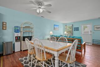 Vast Views - Pet friendly& a shared pool! - 5