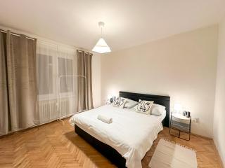 Simcity 2 I 3BR in city center w free parking, 24 7 self check-in - Banská Bystrica - 9