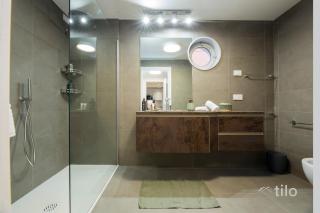 Waterfront Luxury, 1BR, FREE Parking, AC, NETFLIX & WIFI By Tilo Lux - Genova - 7