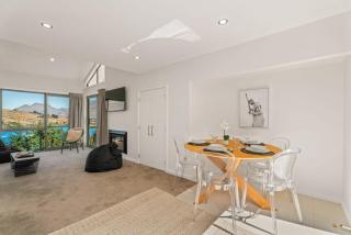 Mesmerising Lake Views- 3 Bedroom Home Frankton - 7