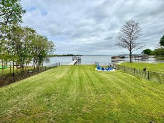 Luxury Lake Front Retreat on Cedar Creek Lake - Trinidad - 9