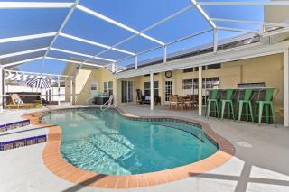 Sleeps 16 Heated Pool Hot Tub Fire Pit Putt Putt - Bradenton - 6