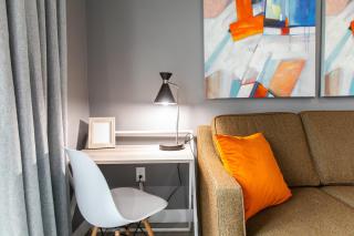Large-studio-balcony-desk-ac-full-kitchen - San Diego - 6