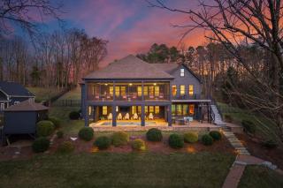 Luxury Lakefront Stay Private Dock IndoorOutdoor Pool The Retreat - Terrell - 5