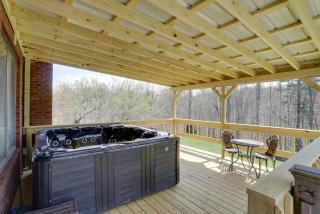 Spacious McArthur Home Private Hot Tub and Pond! - Hamden - 9