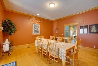 Spacious McArthur Home Private Hot Tub and Pond! - Hamden - 3