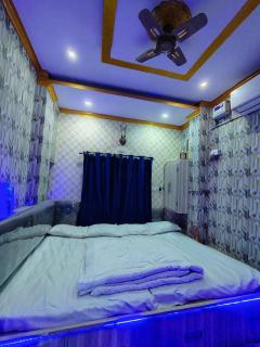 Baba kashi vishwanath home stay - Varanasi - 1