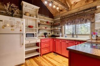 Anglers Ridge Log Cabin, Free Tickets,WIFI, Cozy Cabin Retreat!!! - 1