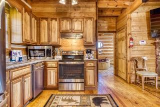 Big Bear - New Listing - Sevierville - 2