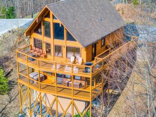 Moonshine Memories, Mtn Views, Hot Tub, WIFI, 1089 FREE tickets each paid day, Dollywood and More - Gatlinburg - 4