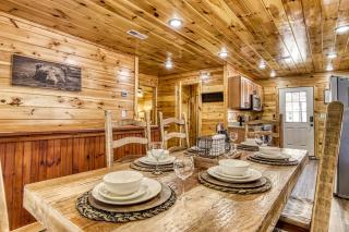 Hidden Haven, Hot Tub, 1089 of FREE Attraction tickets for each paid day, Dollywood and More! - Sevierville - 5