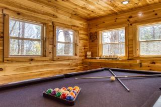 Hidden Haven, Hot Tub, 1089 of FREE Attraction tickets for each paid day, Dollywood and More! - Sevierville - 2