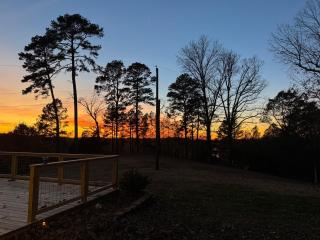 Lakefront Retreat - 5